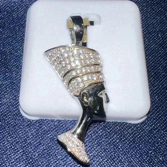 Nefertiti pendant - Picture 1 of 2